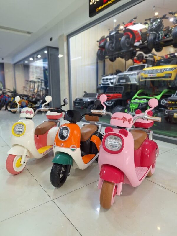 موتور شارژی وسپا vespa سه چرخ دخترانه کد 618 - تصویر 2