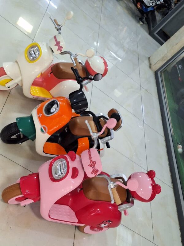 موتور شارژی وسپا vespa سه چرخ دخترانه کد 618 - تصویر 3