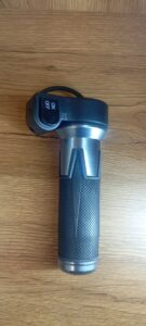 دسته گاز اسکوتر شارژی صندلی دار به همراه کلید خاموش روشن و سرعت